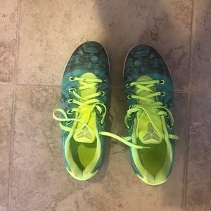 Kobe 9 low easter sz14